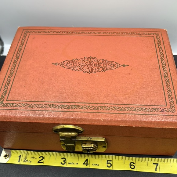 Vintage rose shade jewelry box - Picture 3 of 8